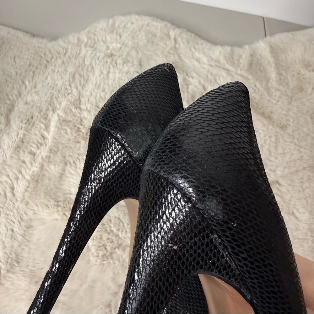 BCBGeneration Black‎ Snakeskin Heels - Picture 5 of 5
